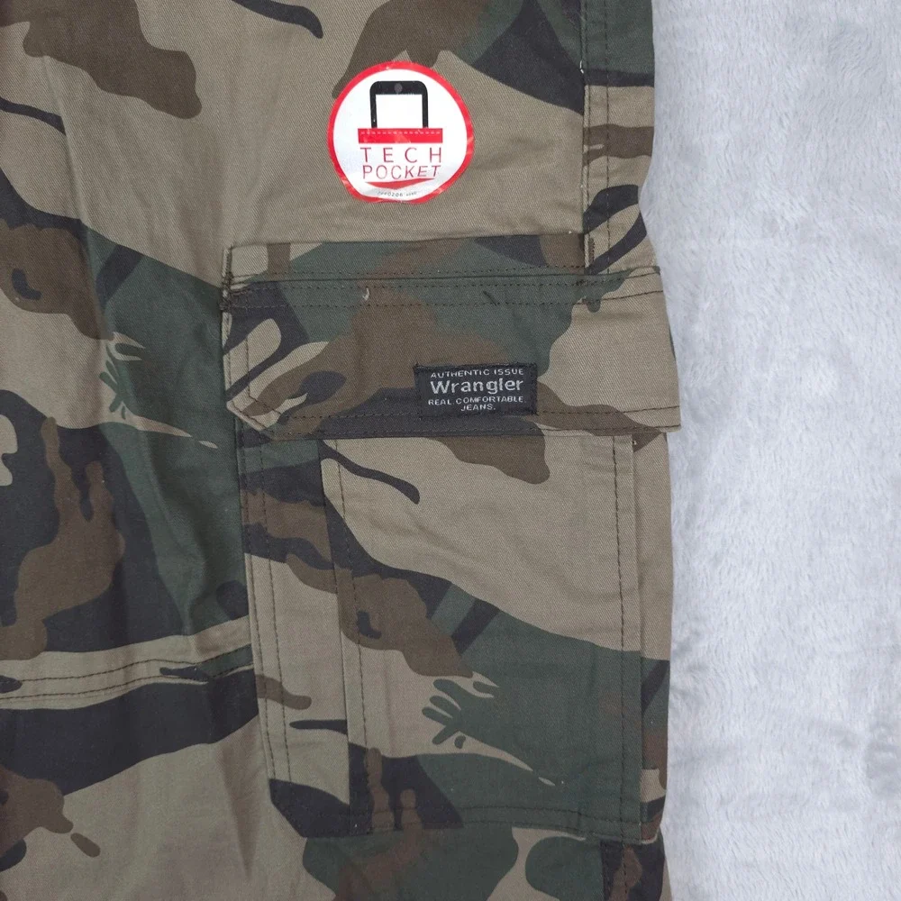 Wrangler Cargo Shorts Mens 46x10 Green Camo Relaxed Fit Tech Pocket Tactical New